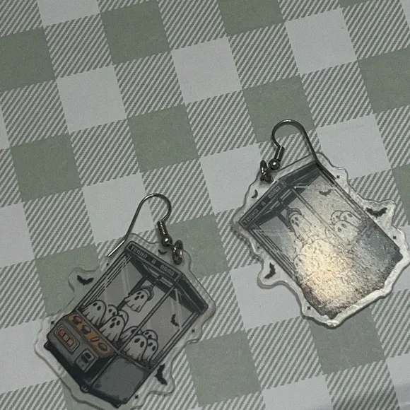 Ghost Claw Machine Earrings - Picture 5 of 5